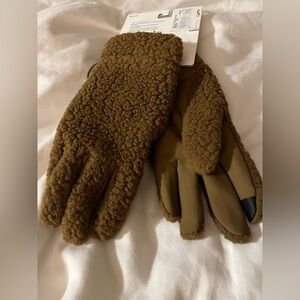 Lululemon Athletica Brown Textures Gloves nwt 2nd pair available